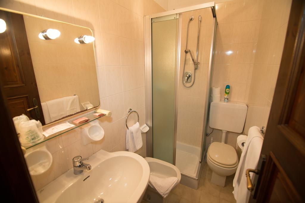 Hotel Edelweiss Limone Piemonte Habitación foto